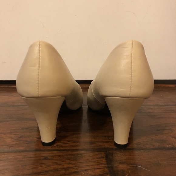 Women’s Lasonia Cream Colored Pump/Heels, 8.5 - Picture 3 of 5